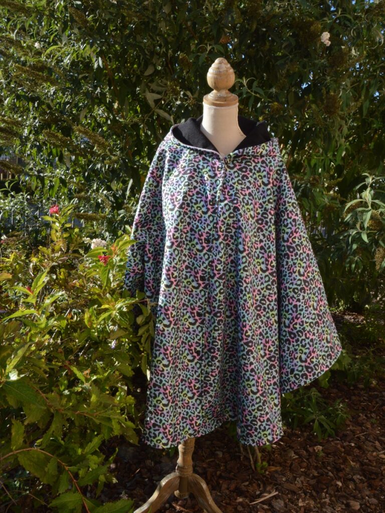 KAYAK cape léopard pastel