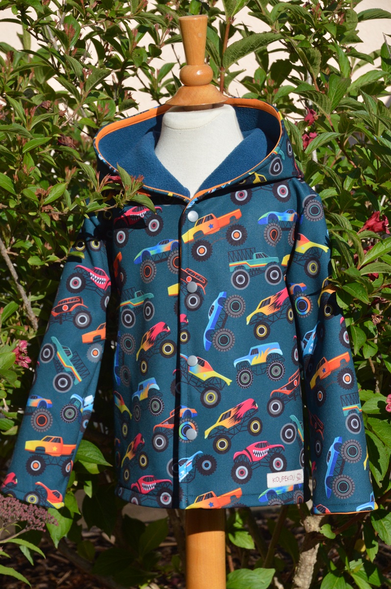 Photo de la veste KAYAK pour enfant, avec l'imprimé truck