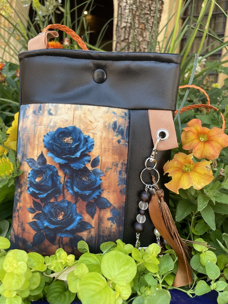 Pochette KIP fleur bleue